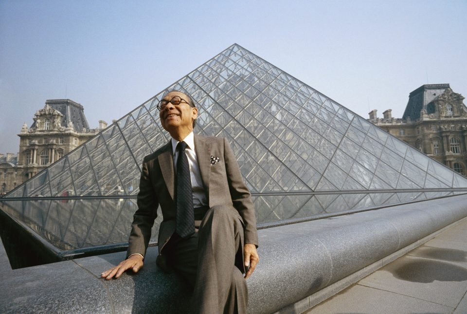 Morreu I. M. Pei, o arquiteto da pirâmide do Louvre. Tinha 102 anos 27 Morreu o arquiteto I. M. Pei 1