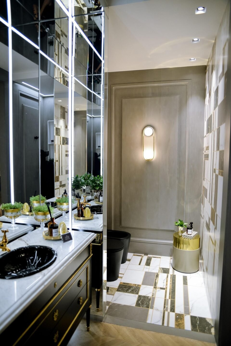 Espelhos com luzes de LED transformam ambientes 52 01 3