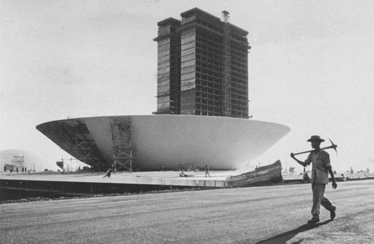 Brasília - O Moderno e o Antigo em Brasília 60 candangos brasilia